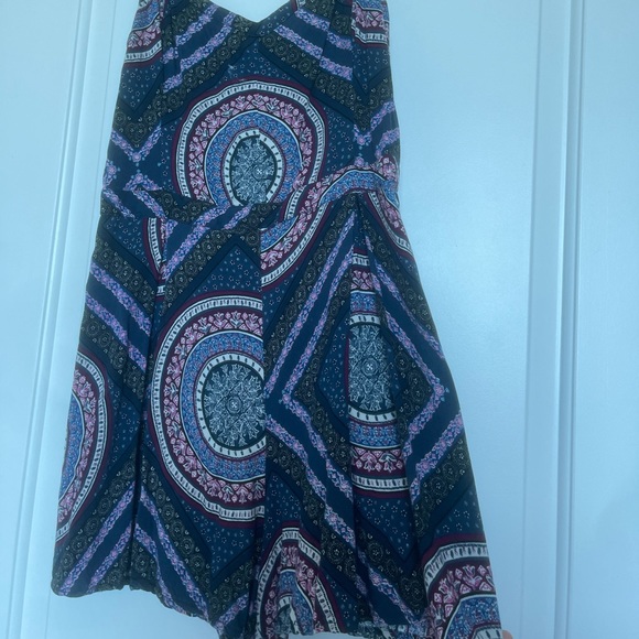 Cool Design Romper - Picture 2 of 3